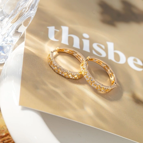 Women's Fashion Electroplated Copper Hoop Earrings Micro Inlaid Rhinestone Hollow Out J Pattern High End Gold Circle Jewelry