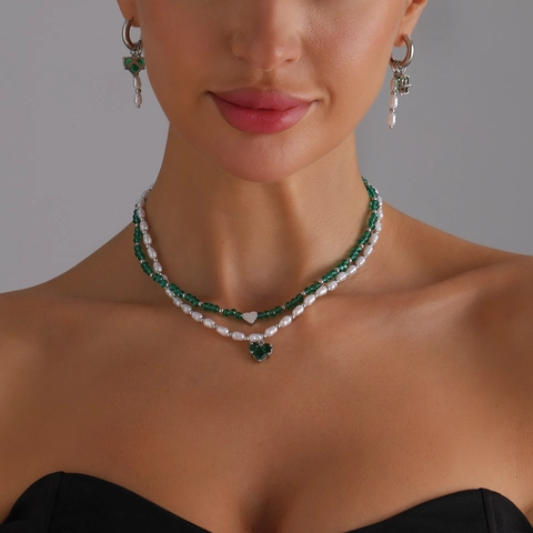 Ensemble de Bijoux en Alliage Perles Artificielles Strass Cœur Collier Double Couche Boucles d'Oreilles Assorties Femme Bijoux