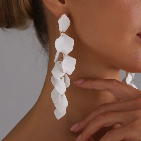 Elegant Matte Flower Petal Long Drop Earrings For Women Vintage Zinc Alloy Tassel Statement Earrings Jewelry Gift