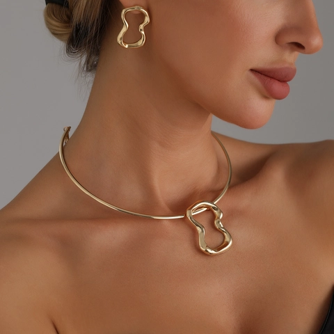 Minimalistisches Gold Legierung Unregelmäßige Geometrische Choker Halskette Und Passende Ohrringe Set Für Damen Trendiger Metallschmuck
