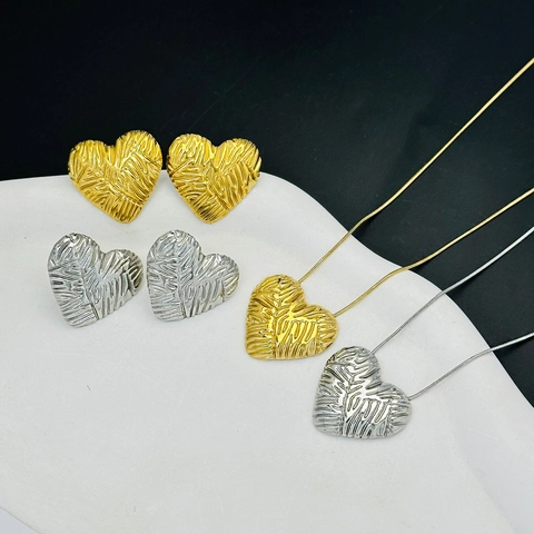 Titanstahl Herzförmiger Schmuck 18K Vergoldet Faltenstruktur Herz Anhänger Halskette Und Ohrstecker Für Damen Schmuck