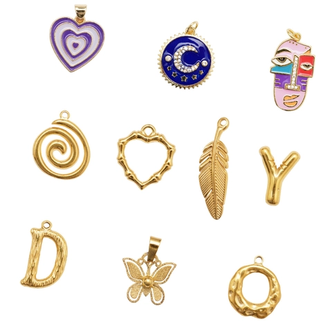 Pendentifs en Cuivre Plaqué Or 18K Diverses Formes Émail Cœur Étoile Lune Visage Plume Papillon Lettre Accessoires de Création de Bijoux DIY pour Femmes