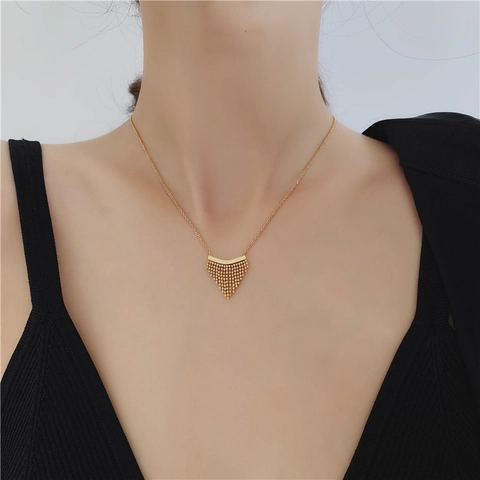 Titanium Staal Goud Vergulde Kralen Driehoek Kwastje Hanger Ketting Voor Vrouwen Mode Geometrische Ketting Sieraden