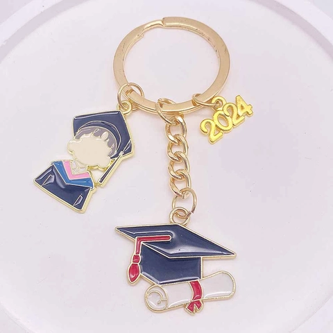 2024 Abschlussfeier Schlüsselanhänger Zinklegierung Vergoldet Emaille Doktorhut Akademische Robe Souvenir Schlüsselring Für Studenten