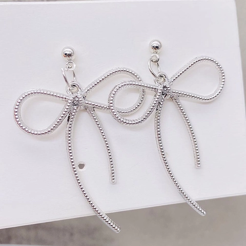 Orecchini a Goccia con Fiocco in Lega di Metallo Minimalista Francese per Donna Elegante Gioielli con Nodo a Nastro Texturizzato