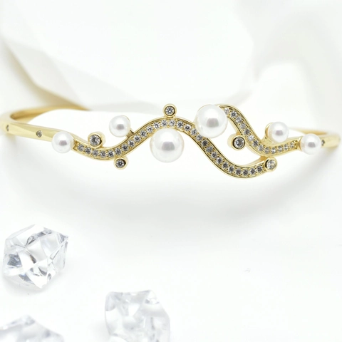 18K Gold Plated Copper Wave Cuff Bracelet Micro Paved Zirconia Elegant Artificial Pearl Adjustable Opening Bangle For Women Jewelry