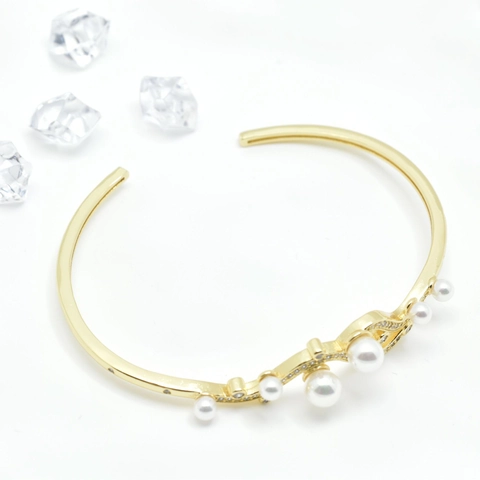 18K Gold Plated Copper Wave Cuff Bracelet Micro Paved Zirconia Elegant Artificial Pearl Adjustable Opening Bangle For Women Jewelry