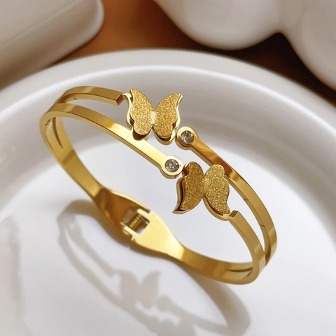 Fashion Butterfly Hollow Bangle For Women Stainless Steel Frosted Wings Zirconia Inlaid Open Bangle Gold Silver Jewelry Gift
