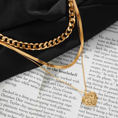 Vintage Alloy Multi-layer Heart Pendant Necklace For Women Gold Tone Chunky Curb Chain Snake Chain Fashion Jewelry Decor