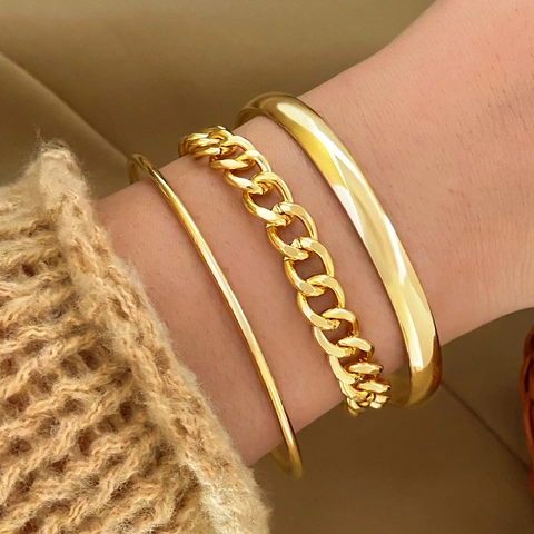 Ensemble de Bracelets Joncs en Alliage Doré Minimaliste Vintage pour Femmes Chaîne d'Os de Serpent Multicouche Bijoux de Mode Accessoires de Main