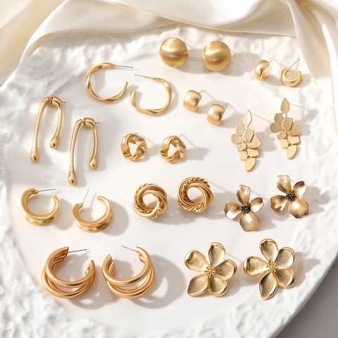 Vintage Matte Gold Alloy Geometric Stud Earrings For Women Minimalist Twist Flower C-Shaped Hoop Earrings Fashion Jewelry