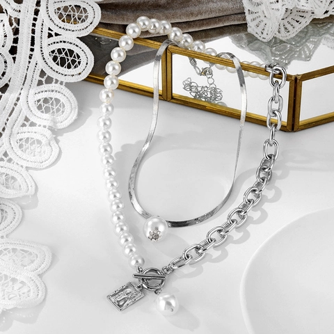 Set di Gioielli in Lega con Perle Artificiali e Strass Tonalità Argento Cuore Farfalla Ciliegia Collana Anello Orecchini Bracciale Collezione Donna
