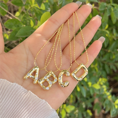 Collana Iniziale Puffy in Rame Placcato Oro 18K Zirconia Intarsiata Pendente Lettera a Bolla Gioielli per Donna Regalo