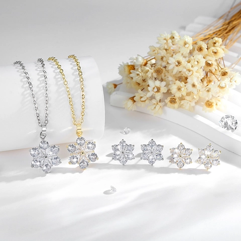 Luxus Zirkonia Schneeflocke Blume Anhänger Halskette Und Ohrstecker Kupfer Vergoldet Mode Schmuck Für Damen Hochzeit Party