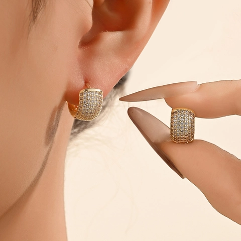 Luxe 14K Vergulde Koperen Zirkonia Huggie Hoop Oorbellen Kleine Volledige Pavé Zirkoon Ronde Oorsluiting Vrouwen Sieraden