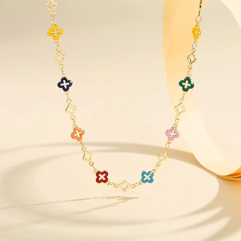 Fashion Enamel Four Leaf Clover Necklace For Women Gold Plated Copper Hollow Design Elegant Clavicle Chain Jewelry