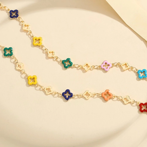 Fashion Enamel Four Leaf Clover Necklace For Women Gold Plated Copper Hollow Design Elegant Clavicle Chain Jewelry