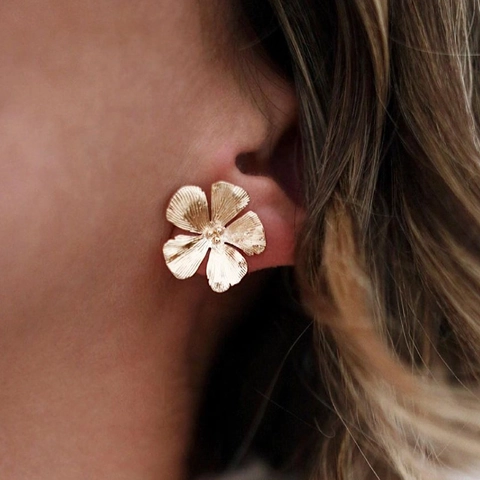 Vintage Elegante 24K Vergulde Messing Bloem Oorknopjes Radiale Geborstelde Textuur Vijf Bloemblad Florale Oorbellen Vrouwen Sieraden
