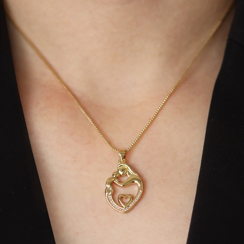Gold Plated Copper Heart Pendant Necklace For Women Elegant Mother And Child Silhouette Necklace With Zirconia Mothers Day Jewelry Gift