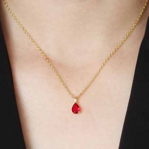 18K Vergoldete Kupfer Geburtsstein Halskette Birnenschliff Zirkonia Wassertropfen Anhänger Minimalistischer Schmuck Für Damen