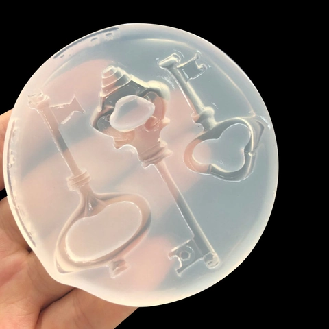 Vintage Key Silicone Mold For DIY Fondant Clay Resin Jewelry Pendant Round Mirror Silicone Baking Mold