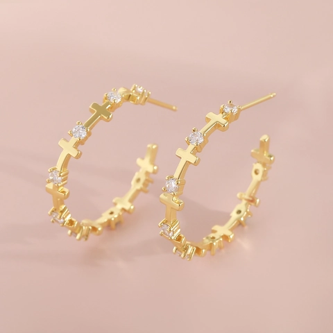 Boucles d'Oreilles Créoles en Cuivre Plaqué Or Avec Croix et Papillon Tige en Argent Sterling 925 Bijoux Forme C Pour Femme