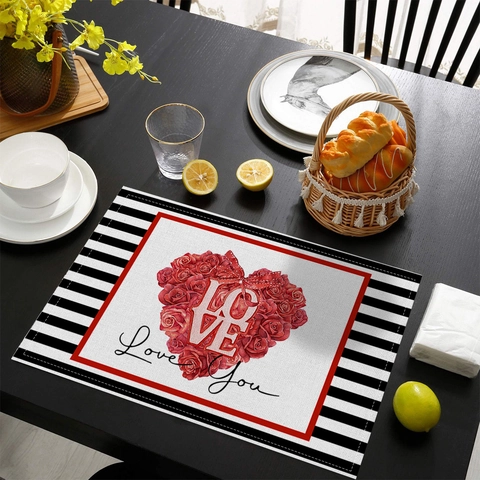 Valentine's Day Placemats Polyester Heart Gnomes Print Heat Resistant Dining Table Mats Festive Home Party Decoration