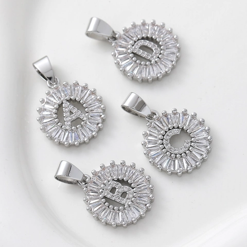 Luxus 18K Vergoldeter Kupfer Rund Buchstaben Anhänger Zirkonia Alphabet Charm Für Damen Halskette Nur Anhänger Keine Kette