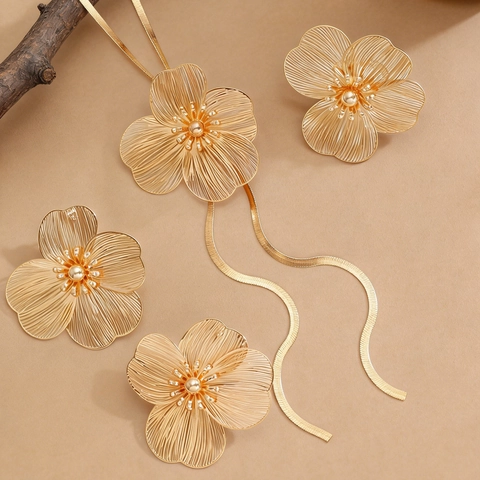 French Vintage Hollow Flower Jewelry For Women Elegant Gold Silver Plated Alloy Iron Artificial Pearl Necklace Earrings Ring