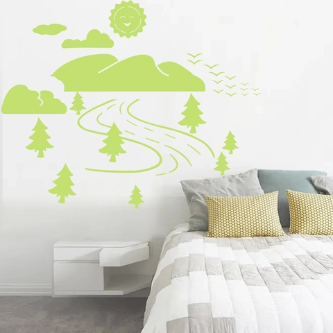 Pegatinas de Pared Luminosas que Brillan en la Oscuridad Paisaje Natural Dibujos Animados Montaña Bosque Pájaros Sol Calcomanías de PVC para Habitación Infantil