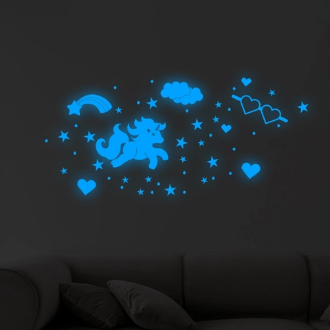 Adesivi Murali Unicorno Luminosi Blu Stelle Cuori Arcobaleno Nuvole PET Adesivi Murali Fluorescenti Decorativi