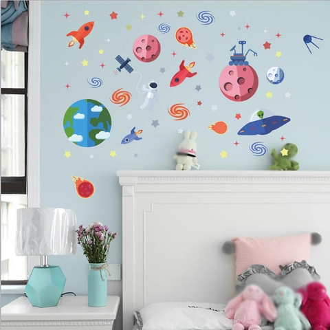 Adesivi Murali Spaziali Fluorescenti Astronauta Razzo Pianeti Stelle Luminosi Decalcomanie in PVC Per Cameretta Bambini DIY