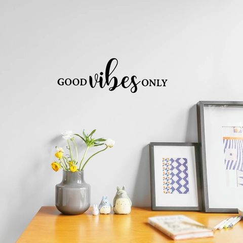 Adesivo Murale con Citazione Inglese Good Vibes Only Decalcomania in PVC Removibile per Soggiorno Camera da Letto Casa