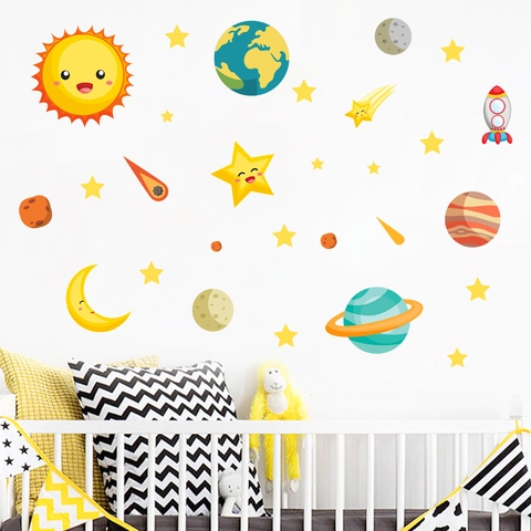 Stickers Muraux Système Solaire Espace Lumineux Brille dans le Noir Planètes Étoiles Fusée Autocollants pour Chambre d'Enfant