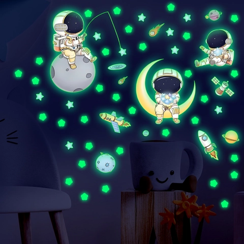 Adesivi Murali Astronauta Fluorescenti Per Cameretta Bambini Spazio Cielo Stellato Pianeti Razzo Adesivi In PVC Decorazione Fai Da Te
