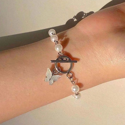 Korean Style Alloy Artificial Pearl Bracelet With Sweet Butterfly Pendant Toggle Clasp Elegant Hand Jewelry For Women Girls Gift