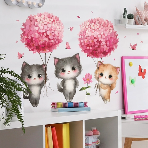 Simpatico Adesivo da Parete Gatto Animato Con Palla di Fiori di Ortensia Decalcomania Autoadesiva in PVC per Cameretta
