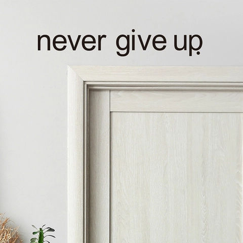 Adesivo da Parete Motivazionale Con Scritta Never Give Up Sticker in PVC Nero Removibile per Camera da Letto e Ufficio