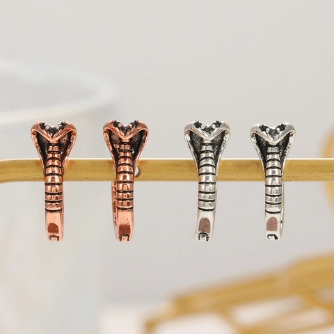 Cobra Snake Hoop Earrings Punk Vintage Alloy Distressed Animal Stud Earrings For Men Women Hip Hop Gothic Jewelry Gift