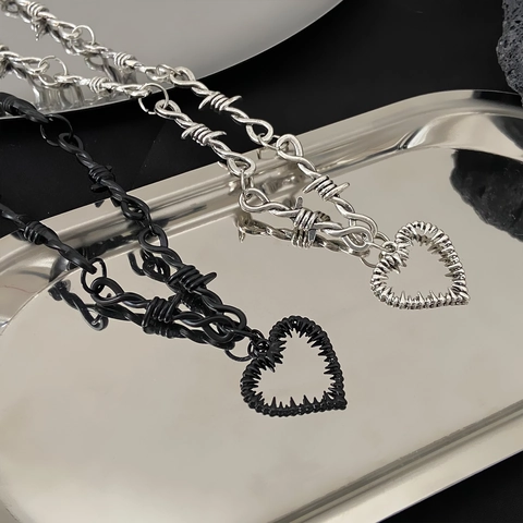 Punk Barbed Wire Heart Pendant Necklace Goth Harajuku Style Hip Hop Antique Silver Black Thorn Heart Choker For Women Men Jewelry