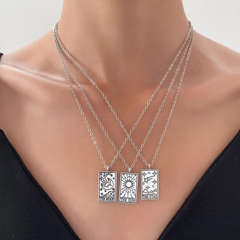 Vintage Alloy Tarot Card Pendant Necklace Set Retro Sun Moon Star Mystical Style Jewelry For Women Men Gift