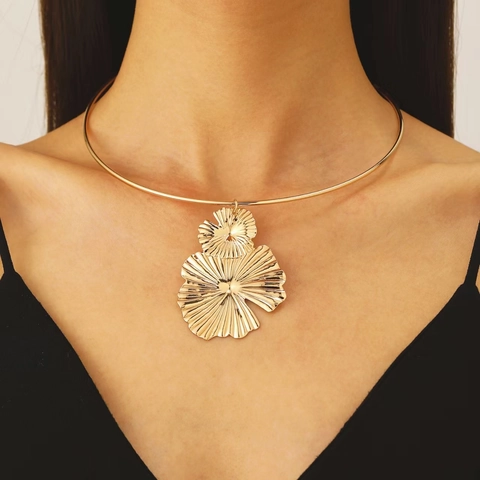 Statement Metal Jewelry Set For Women Geometric Pleated Flower Solar Face Choker Necklace And Earrings Fashion Retro Accessory