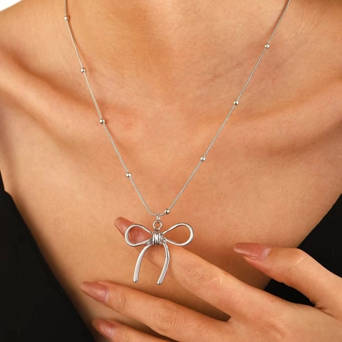 Minimalist Metal Bow Pendant Necklace For Women Alloy Gold Silver Red Ribbon Choker Chain Fashion Jewelry Daily Accessory