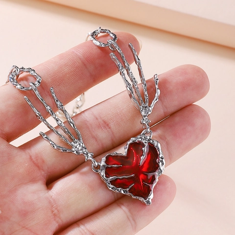 Gothic Dunkelrote Herz Anhänger Halskette Skeletthand Detail Legierung Punk Choker Für Damen Halloween Edgy Schmuck Geschenk