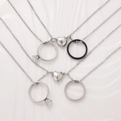 Romantic Alloy Couple Magnetic Heart Matching Necklaces Set Ring Pendant Rhinestone Jewelry For Valentine's Day Gift