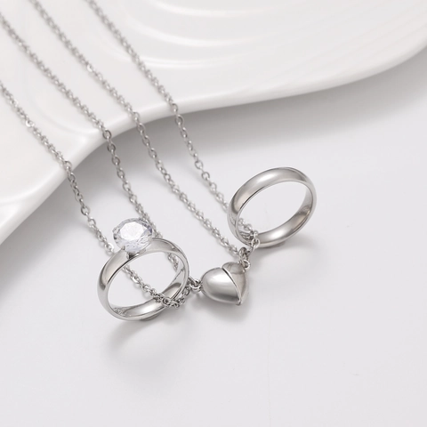 Romantic Alloy Rhinestone Couple Matching Necklace Set Magnetic Heart Pendant Ring Necklaces For Lovers Dating Valentine Jewelry Gift