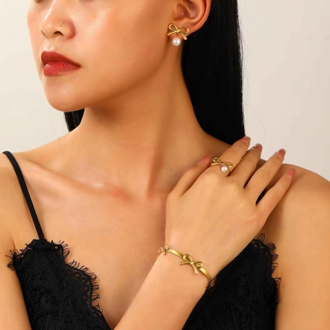 Set di Gioielli in Acciaio Inossidabile con Fiocco per Donna Collana Orecchini Anello Braccialetto con Perla Artificiale Placcato Oro Argento