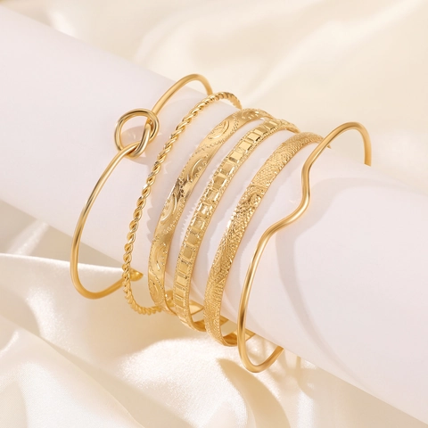 Damen Gold Geknotet Armband Kollektion Legierung Mehrlagig Geometrisch Armreif Strass Künstliche Perle Schmuck Sortiment