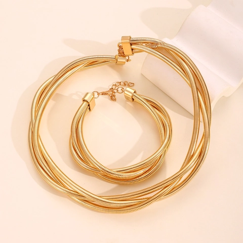 Europees Amerikaans Punk Gelaagde Veer Tubogas Halsketting Armband Sieradenset Legering Goud Zilver Driekleuren Choker Vrouwen Feest
