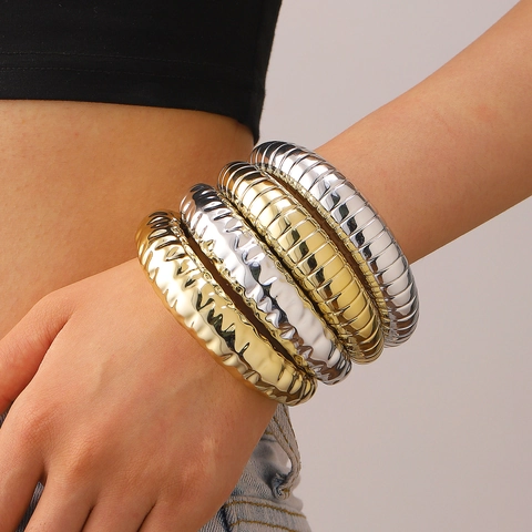Fashion Irregular Hammered Ribbed Open Cuff Bangle Punk Exaggerated Wide Resin Resin Marble Pattern Bracelet Jewelry For Women